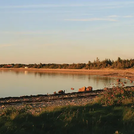Three-bedroom In 度假居 *